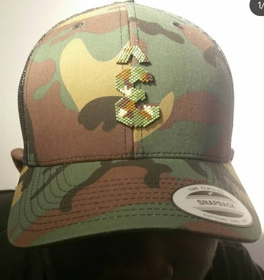 Personnalisation bijoux et casquette